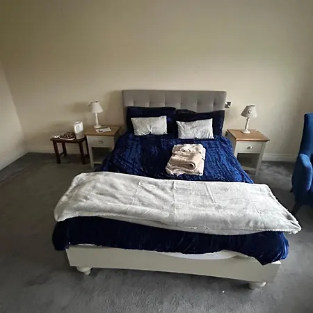 1 Luxurious In Family *