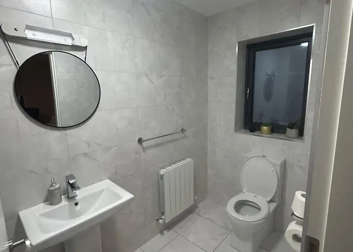 1 Luxurious In Family Habitación en casa particular